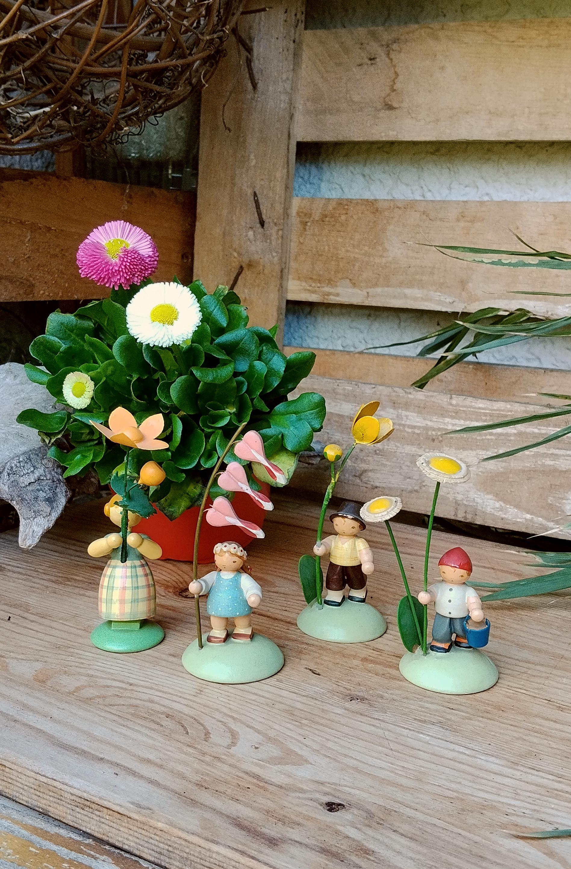 Erzgebirge Wooden Flower Girl - Etsy