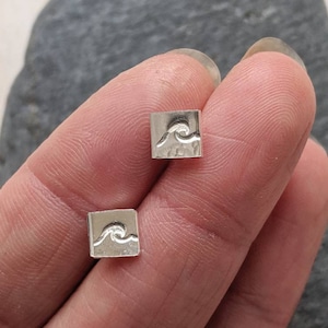 Silver WAVE STUDS earrings - Square studs for ocean lover -  Sterling silver stud earrings - Wave studs for her zh347