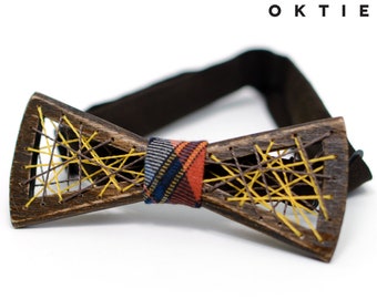 Pajarita de madera hecha a mano: Fresno y nogal, regalo para padrinos de boda.