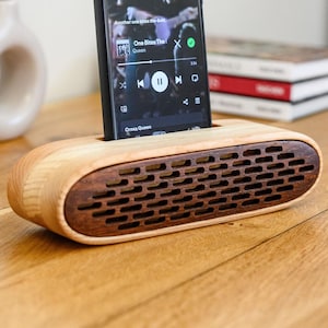 Personalized Wooden Cell Phone Speaker: – iPhone Stand Amplifier