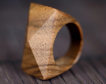 Pyramid Walnut Wood Ring
