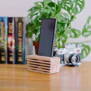 Personalized Wood Acoustic iPhone Speaker Handmade Passive Amplifier for Christmas image 2