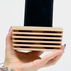 Personalized Wood Acoustic iPhone Speaker Handmade Passive Amplifier for Christmas image 3