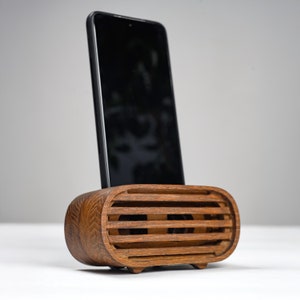Phone Stand Personalized Decor Gift -  Wooden Phone Speaker & Charging Dock - Unique Gift for Dad, Husband