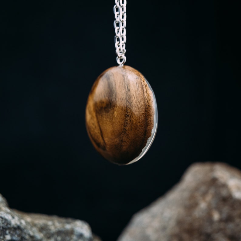 Mondphase Halskette Holz Harz Schmuck, personalisierte Anhänger Halsketten für Frauen, Bester Freund Geschenk Bild 4