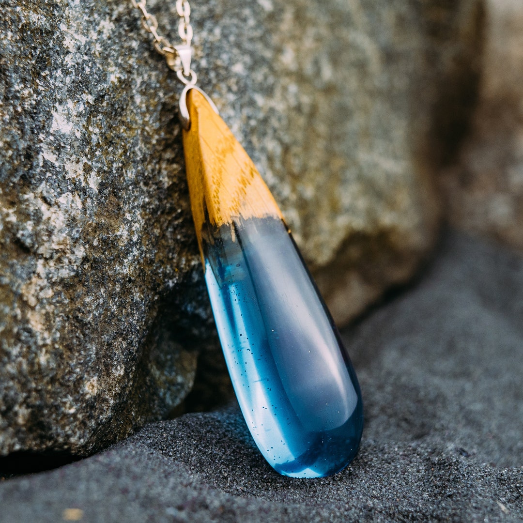 Wood Resin Necklace 5th Anniversary Personalized Gift Resin Wood wood-resin-necklace-5th-anniversary-personalized-gift-resin-wood