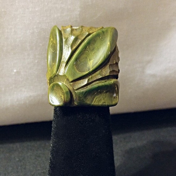 Vintage 30's Deco Olive Green & Brown Marble Carve