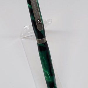 Benutzerdefinierte handgemachte grün und weiß Acryl Kugelschreiber