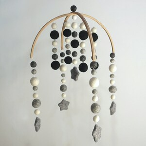 Neutral Baby Mobile, Nursery Mobile, Stars Baby Mobile Monochrome, Felt Ball Mobile, Crib Mobile, Black & White Mobile, Pom Pom Mobile