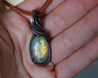 Labradorite Pendant / Elegant Necklace / Bohemian Pendant / Bohemian Necklace / Wire Wrapped Pendant