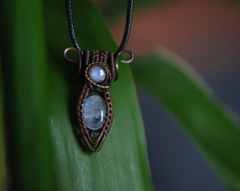 Moonstone Pendant // Wire Wrapped Pendant // Wire Wrap Necklace // Crystal Necklace // Moonstone Necklace
