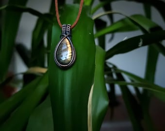 Labradorite Pendant / / Bohemian Pendant / Bohemian Necklace / Wire Wrapped Pendant