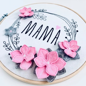 ITH embroidery file flower wreath for mom 10x10