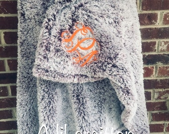 monogrammed sherpa blanket, monogrammed throw, stadium blanket, gifts for her, christmas gift, sherpa blanket, cheer, football blanket