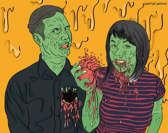 Può includere: Due zombie dalla pelle verde con bava che cola, uno tiene un cuore sanguinante e l'altro ha un petto strappato che rivela una cavità sanguinante. Lo sfondo è giallo brillante con linee che gocciolano.