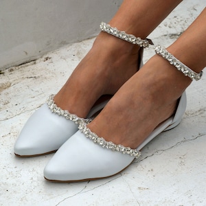 Wedding shoes Flat/ Wedding flats for bride/ Wedding pumps low heel/ Jeweled Bridal shoes/ Rhinestone Wedding flats/ Pointy toe Bridal shoes