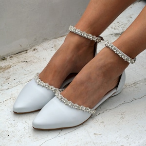 Strass bruiloftsflats: bruidsschoenen met juwelen en enkelbandje