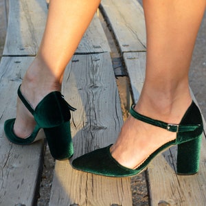 Emerald Green Velvet Block Heels, Pointed toe Green Heels, Green Pumps, Green Wedding shoes, Green Bridal shoes, Velvet Pumps ''Melisa''