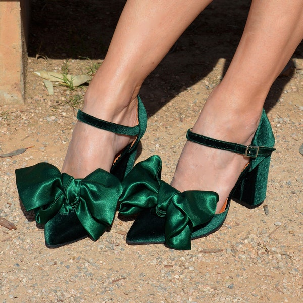 Emerald Green Velvet Block Heels, Satin Bow Heels, Forest Green Pumps, Green Wedding shoes, Green Bridal shoes, Velvet Pumps ''Maddie''