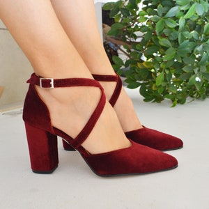 Red pointed toe block heels discount