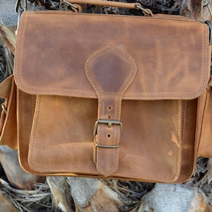 Sac pour appareil photo reflex numérique en cuir rustique : messager porté main