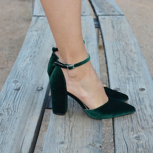 Emerald Green Velvet Block Heels, Pointed toe Green Heels, Green Pumps, Green Wedding shoes, Green Bridal shoes, Velvet Pumps ''Melia'' image 3