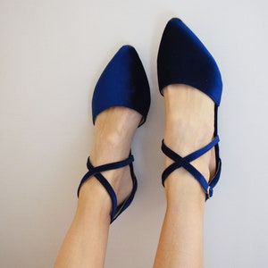 Blue Velvet Ballet Pumps/  Dark Blue Velvet shoes/ Blue Velvet Flats / Wedding pumps Low heel/ Pointy toe Velvet Flats/ Evening Shoes