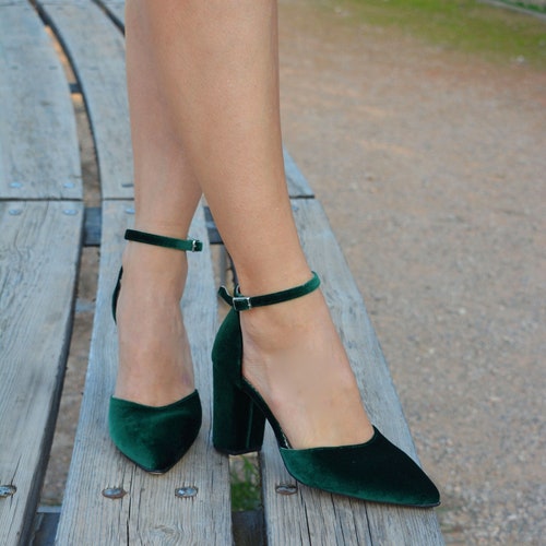 midnat moronic Mitt Emerald Green Velvet Block Heels Pointed Toe Green Heels - Etsy