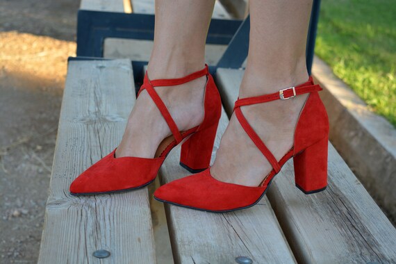 red pumps block heel
