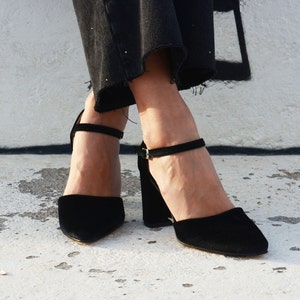Black Velvet Block Heels, Handmade Velvet Bow Heels, Black Velvet Pumps, Velvet Pumps, Bridesmaids shoes, Wedding shoes for guests&#39;&#39;Maddie&#39;&#39;