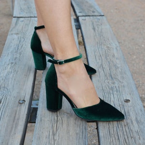 Emerald Green Velvet Block Heels, Pointed toe Green Heels, Green Pumps, Green Wedding shoes, Green Bridal shoes, Velvet Pumps ''Melia'' image 2