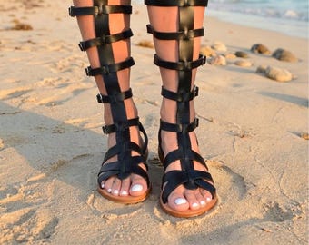 Schwarze Leder Gladiator Sandalen: Kniehoch Altgriechisch Stil