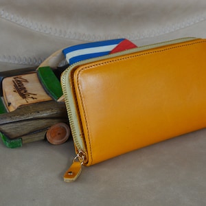Women's Leather wallet, Yellow Leather wallet, Handmade leather wallet, leather purse, Medium leather wallet, gift for her, women gifts