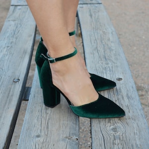 Emerald Green Velvet Block Heels, Pointed toe Green Heels, Green Pumps, Green Wedding shoes, Green Bridal shoes, Velvet Pumps ''Melia'' image 4