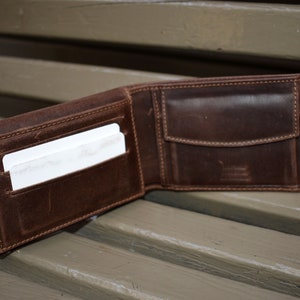 Portefeuille en cuir pour homme, Portefeuille en cuir marron vieilli, Intérieur fonctionnel, Portefeuille en cuir fait main, Portefeuille avec fentes pour photos, Nombreuses couleurs