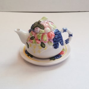 1980s Vintage Ceramic Picnic Fruit Teapot and Saucer