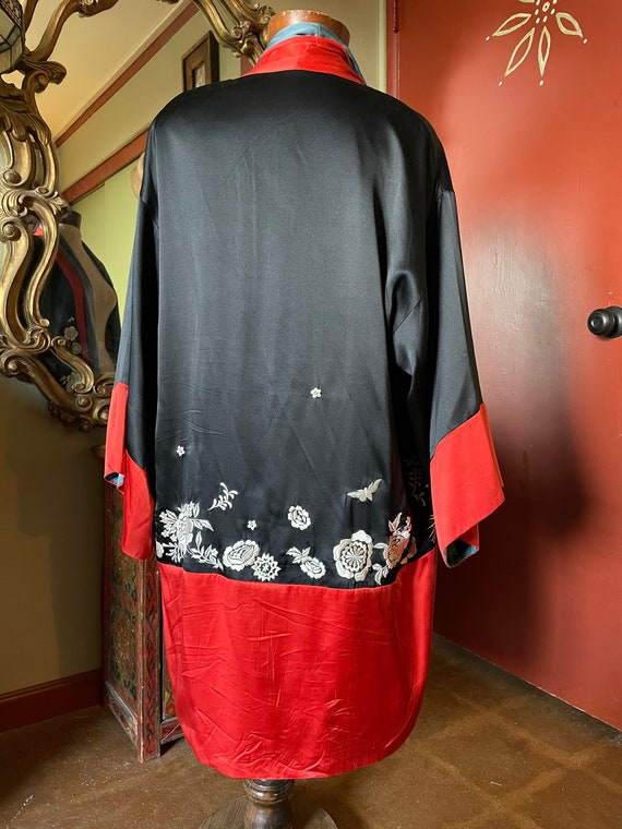 Beautiful black and red silk kimono with white fi… - image 3