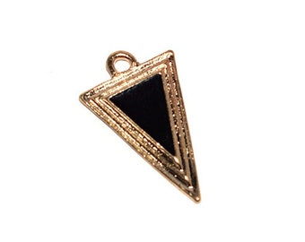 5, 10 ou 20 Triangle métal  doré émaillé noir 25x15mm /  breloque, pendentif