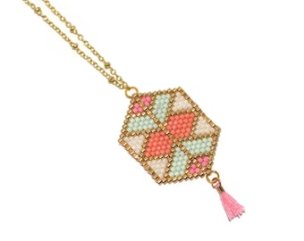 Kit DIY collier tissage Brickstitch, fine chaine doré et pompon rose (vert, beige, corail, rose et doré)