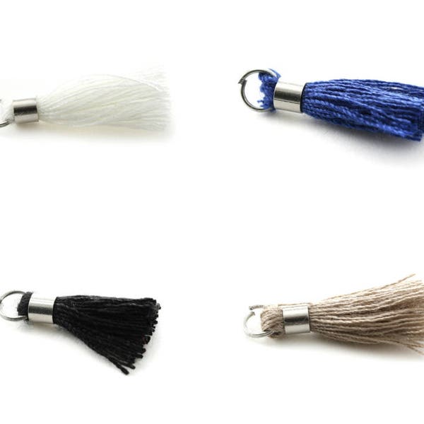 Lot de 5 - 10 ou 20  pompon / pampille 15 - 18 mm en coton blanc, bleu, noir ou beige foncé (anneau argenté)