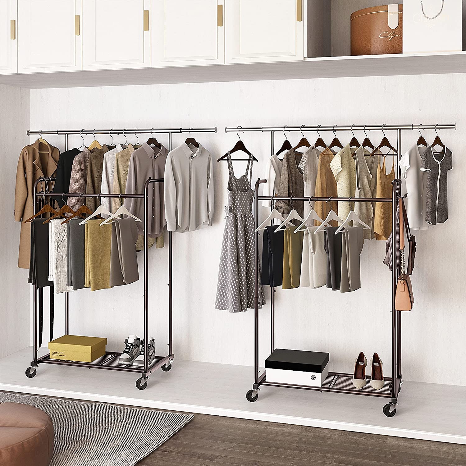 Estante de ropa, estándar, organizador de ropa con ruedas y estantes  inferiores, extensible, cromado
