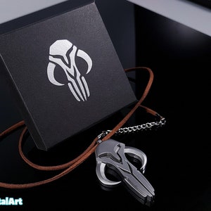 Colgante de mitosaurio mandaloriano. Collar de mitosaurio de Bo Katan. Colgante con el símbolo de mitosaurio de Bo Katan. Sello de mitosaurio. Regalo para ella