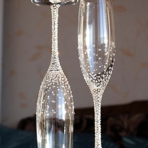 Champagne Wedding Flutes, Set of 2, Wedding glasses, Bride and Groom, Swarovski Crystals, Brilliant Wedding, champagne glasses, hand painted