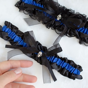 Black garter set, wedding garter, gothic wedding, halloween wedding Garters, skull blue Garters, Garters with skull, Lace Black Garter