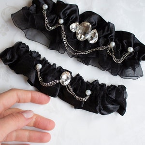 Black garter set, wedding garter, gothic wedding, halloween wedding Garters, chain Garters, Garters with chain, Lace Black Garter