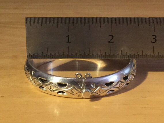 Beautiful Sterling Silver Hinged Bracelet - image 5