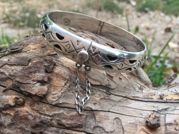 Beautiful Sterling Silver Hinged Bracelet - image 1