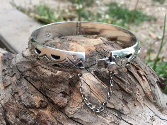Beautiful Sterling Silver Hinged Bracelet - image 3