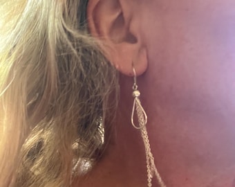 Teardrop & Long Chains Earrings