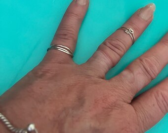 Little Bundle Of 2 Skinny Rings Size 6